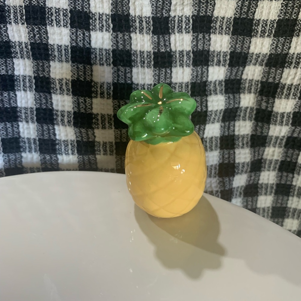 Authentic Nora Fleming Mini Pineapple A24- NEW “Welcome Friends”